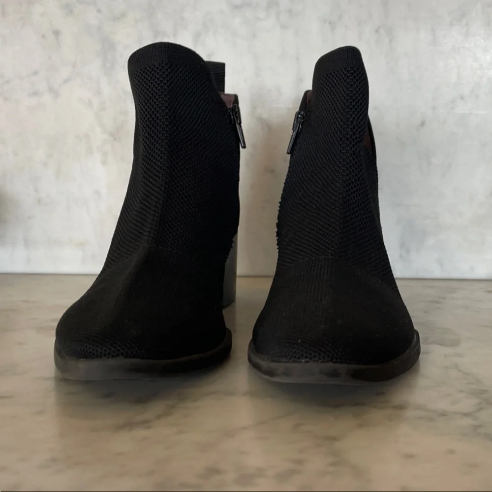 LIFE STRIDE Destined Black Ankle Boots Fabric Upper Zip Side